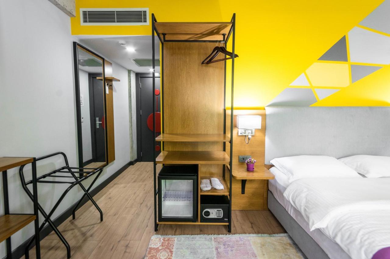 Hotel Adora Тбилиси Екстериор снимка