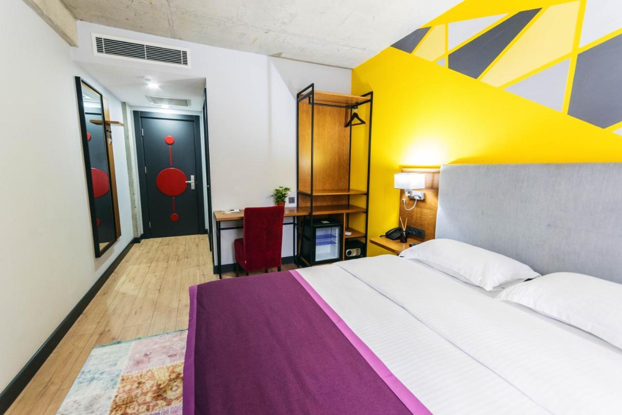Hotel Adora Тбилиси Екстериор снимка