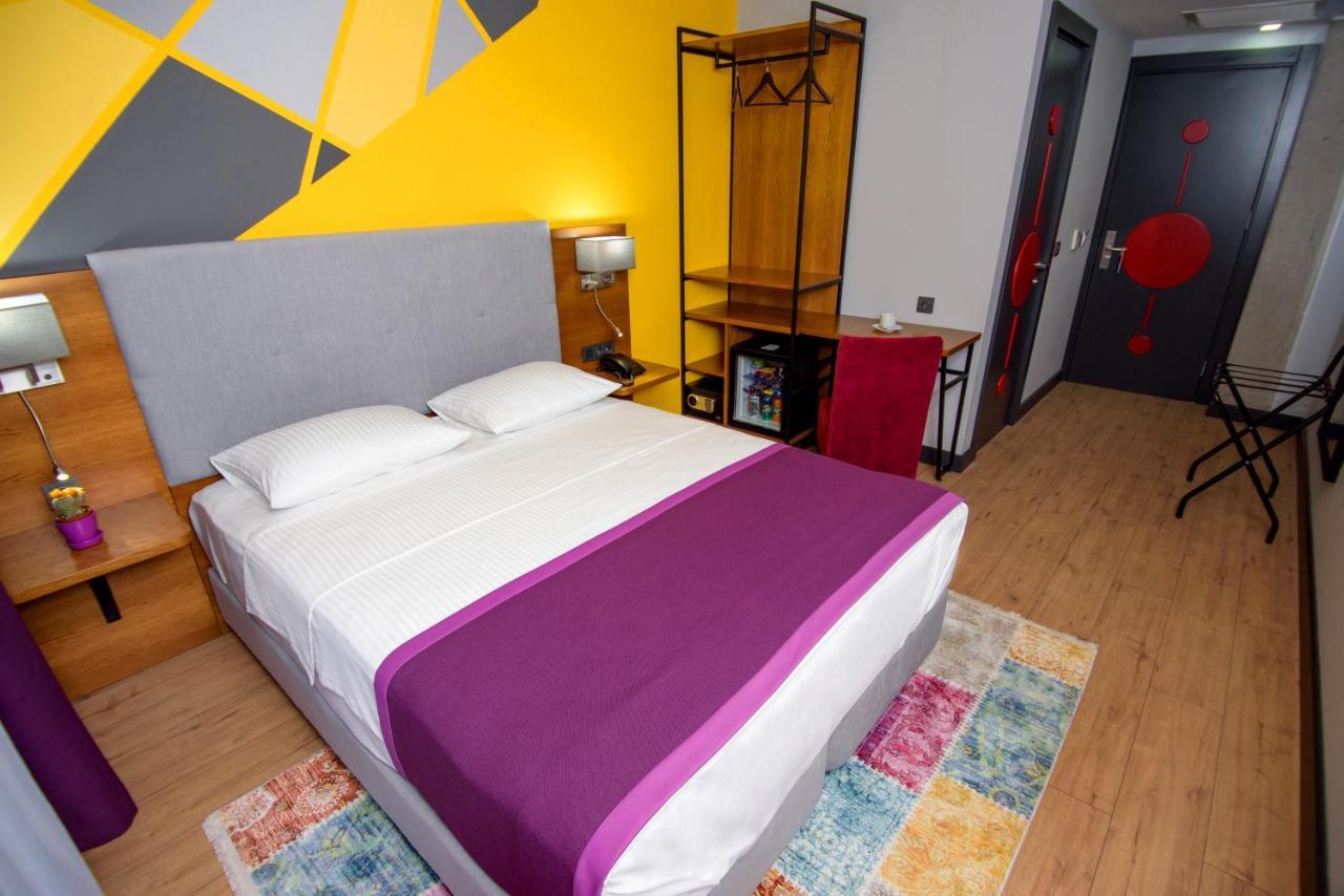 Hotel Adora Тбилиси Екстериор снимка